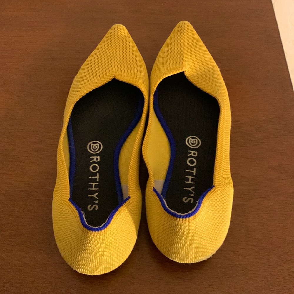Rothys points, 9.5 marigold.
